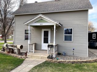 225 4th Ave SW, Watertown, SD 57201