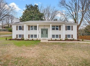 404 Oakmont Dr, Kingsport, TN 37663