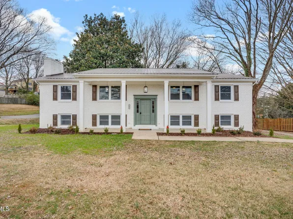 404 Oakmont Dr, Kingsport, TN 37663