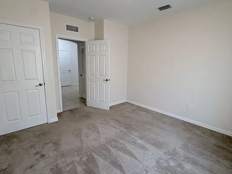 1633 SW 12th Ter — Photo 6
