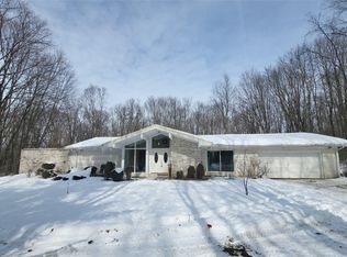19074 E Cole Rd, Meadville, PA 16335