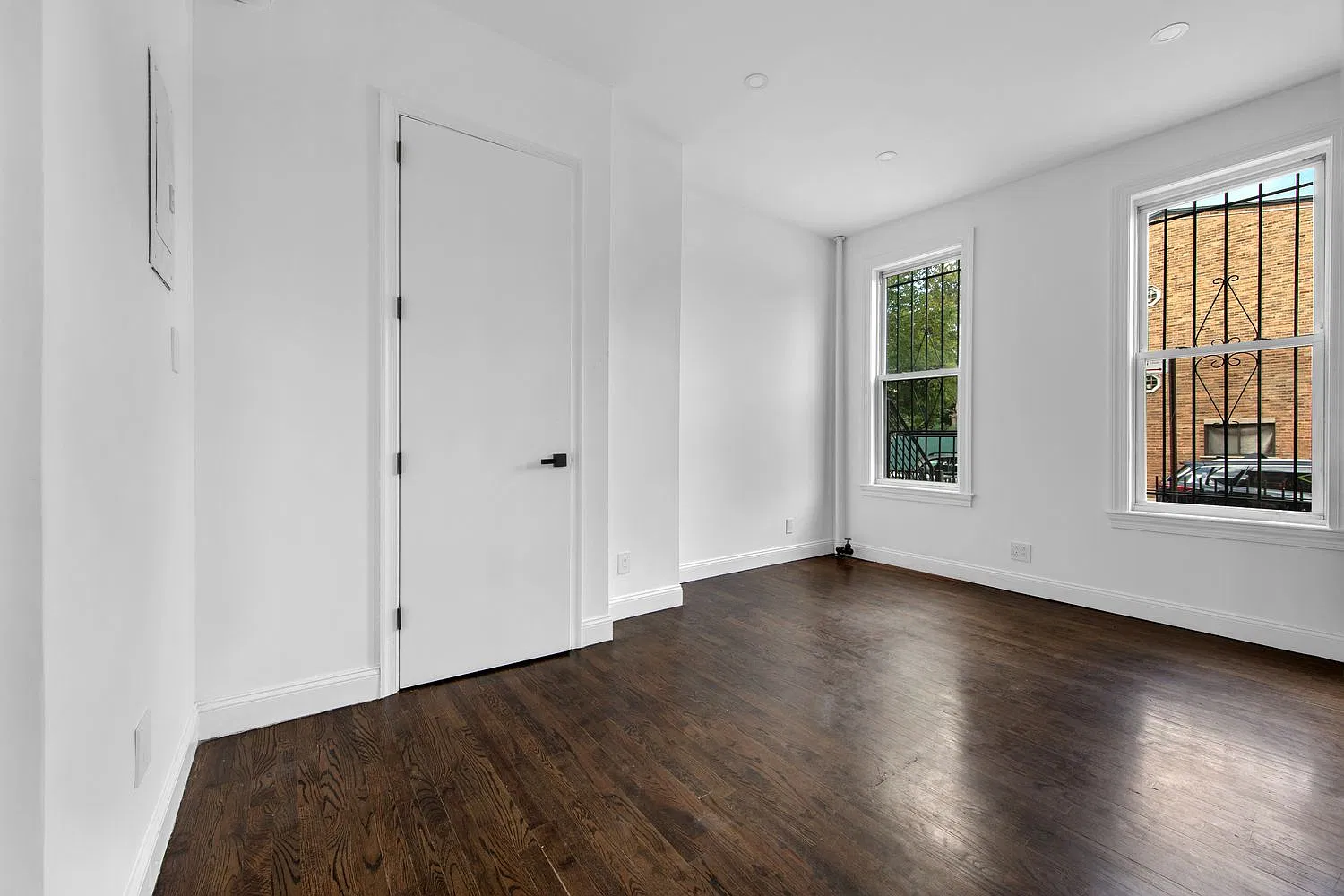 1 Webster Place — Photo 1