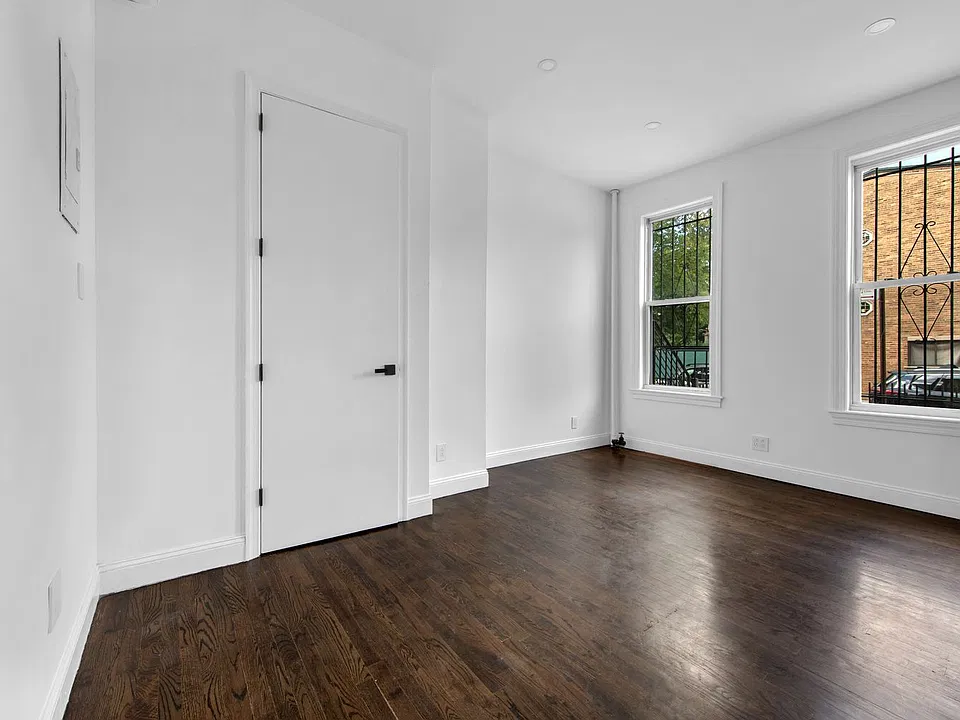 1 Webster Pl #1