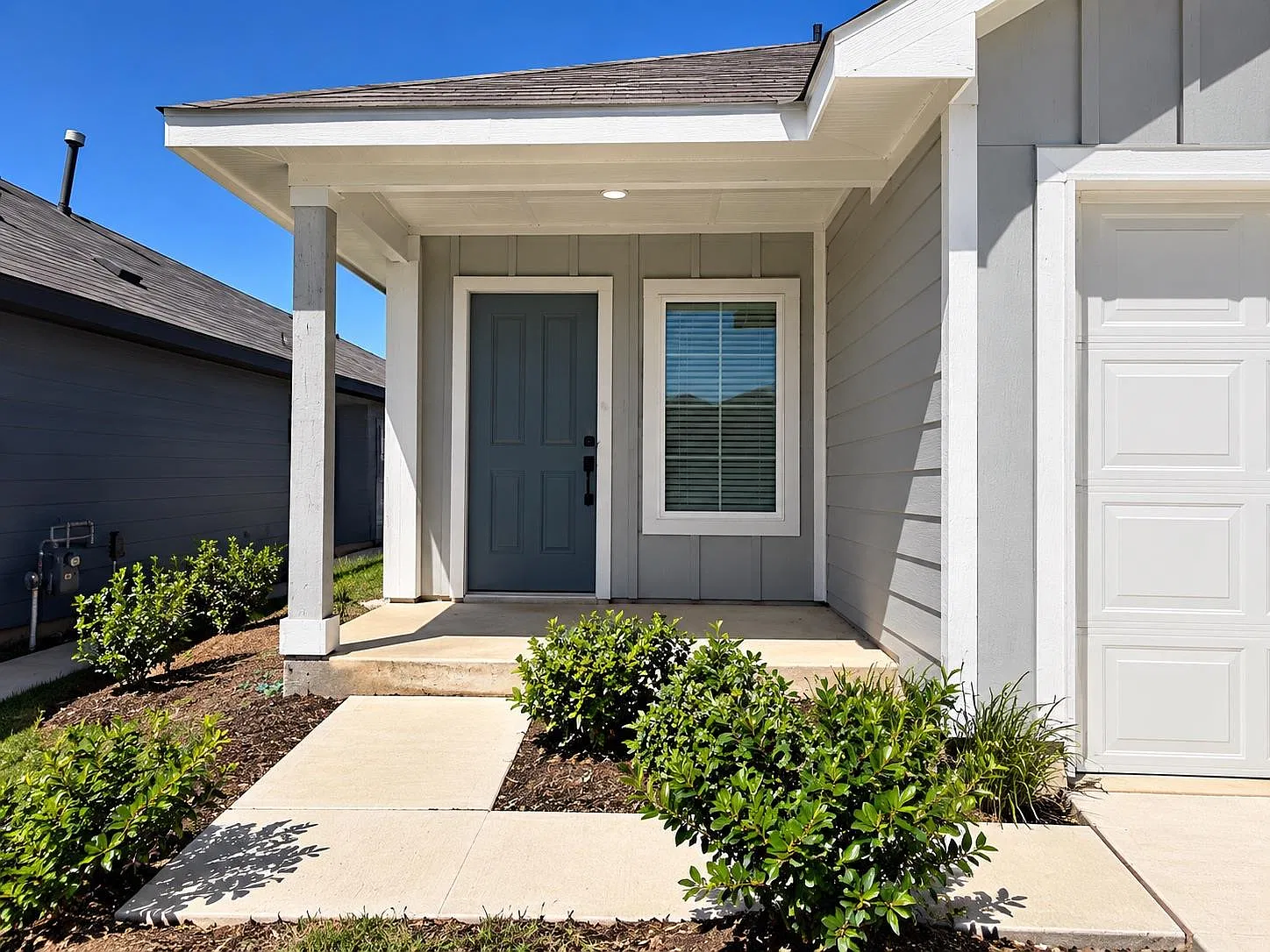 3 bed, 2.0 bath, 1481 sqft, $2,000 — Photo 2