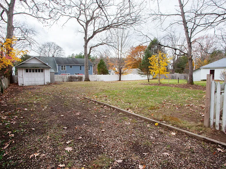 19 Fairview St — Photo 41