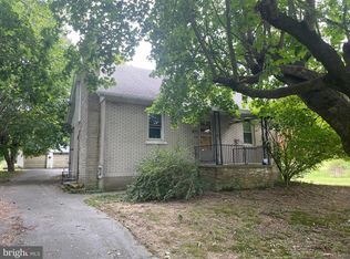 188 Sweet Arrow Lake Rd, Pine Grove, PA 17963