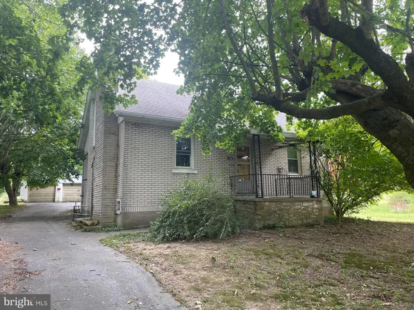 188 Sweet Arrow Lake Rd, Pine Grove, PA 17963
