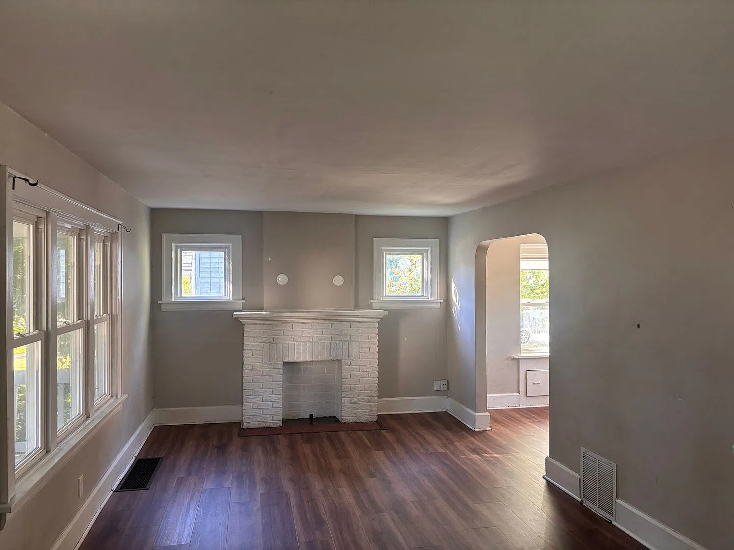 Spacious 3 Bedroom Single Family Home in Akron - Only $1,350/mo — Photo 3