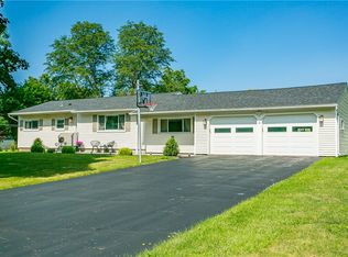 41 Viscount Dr, Rochester, NY 14623