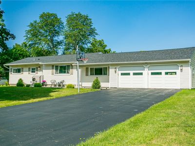 41 Viscount Dr, Rochester, NY, 14623