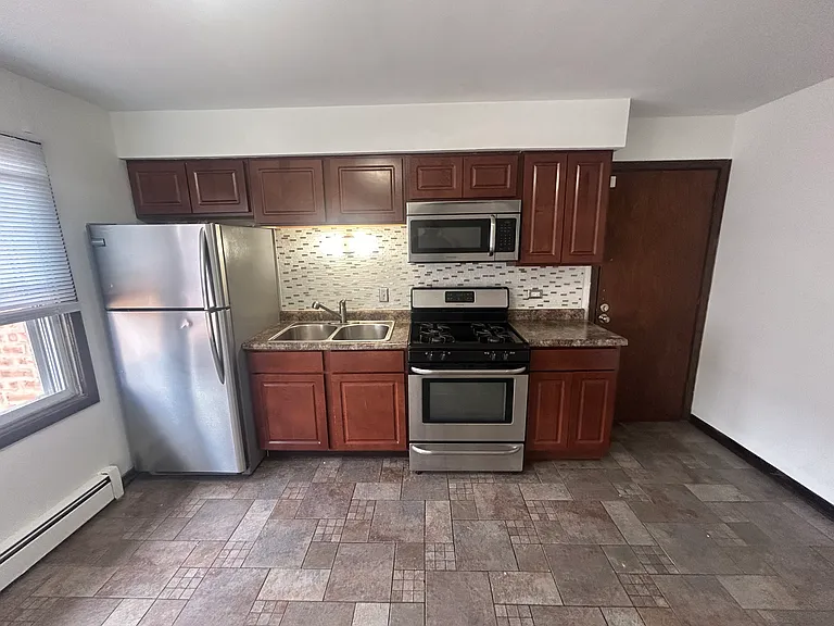 1681 Patricia Pl #3E — Photo 9
