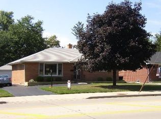 366 E Saint Charles Rd, Elmhurst, IL 60126