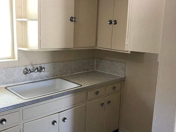 5th image of 5385 W Mission Ave