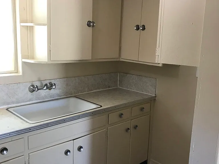 5385 W Mission Ave — Photo 5