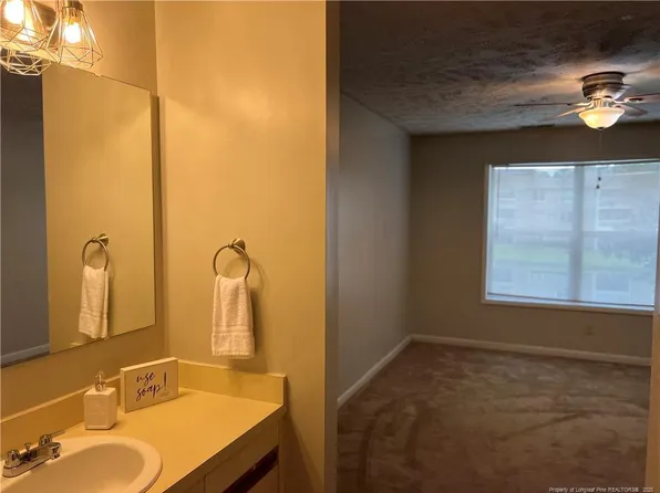 698 Bartons Landing Pl APT 5, Fayetteville, NC 28314