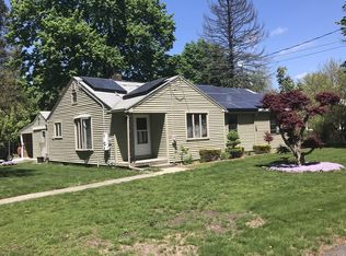 24 Pleasantview St, Ludlow, MA 01056