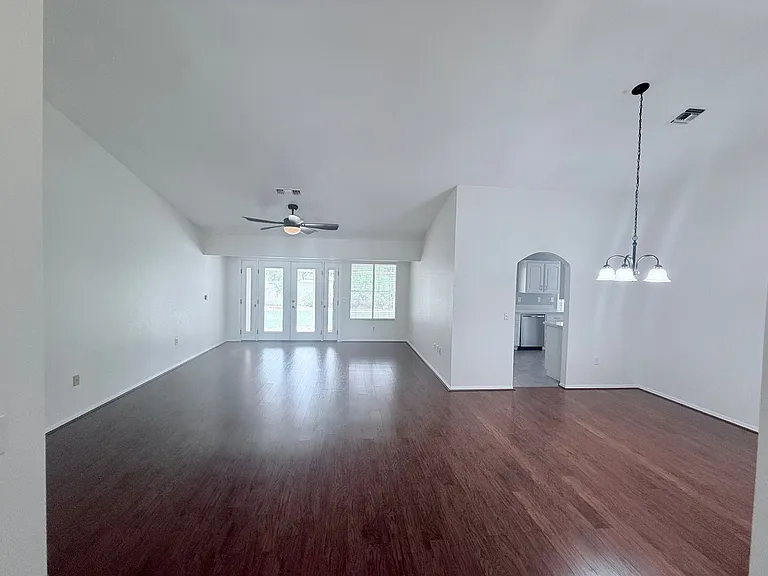 9709 Blue Bell Dr — Photo 4