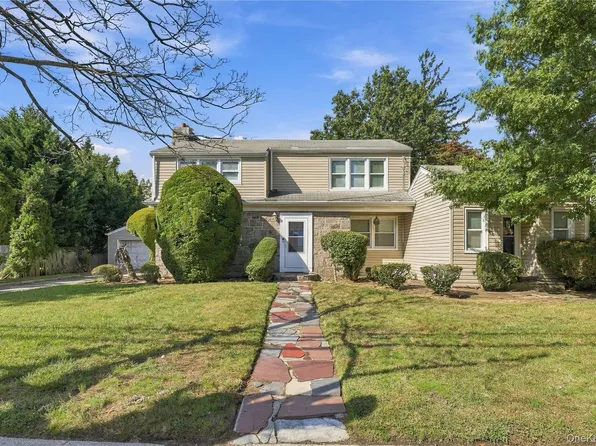201 Hempstead Avenue, Malverne, NY 11565