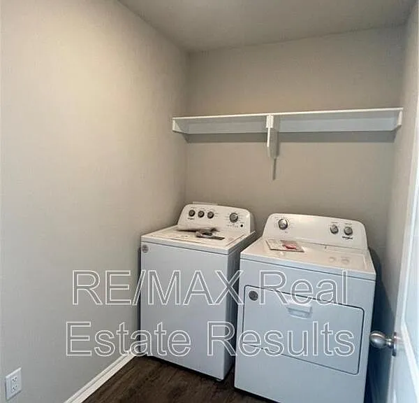 806 Comanche Dr — Photo 13