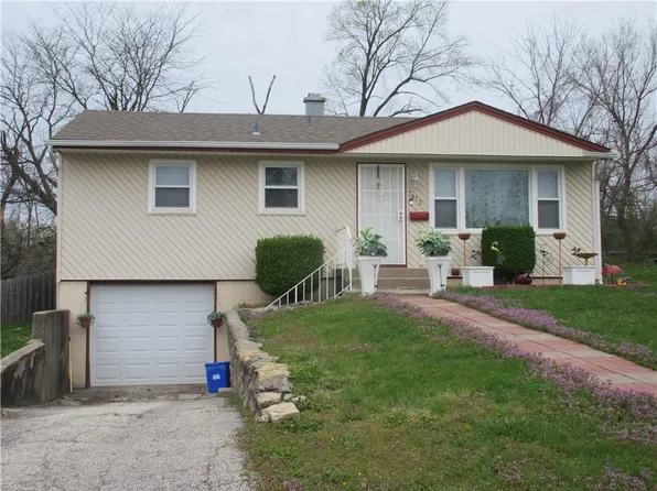 7412 College Ave, Kansas City, MO 64132