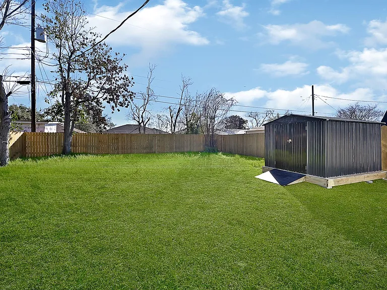 4406 Edison St — Photo 24