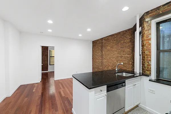 Rented by REAL New York | media 17