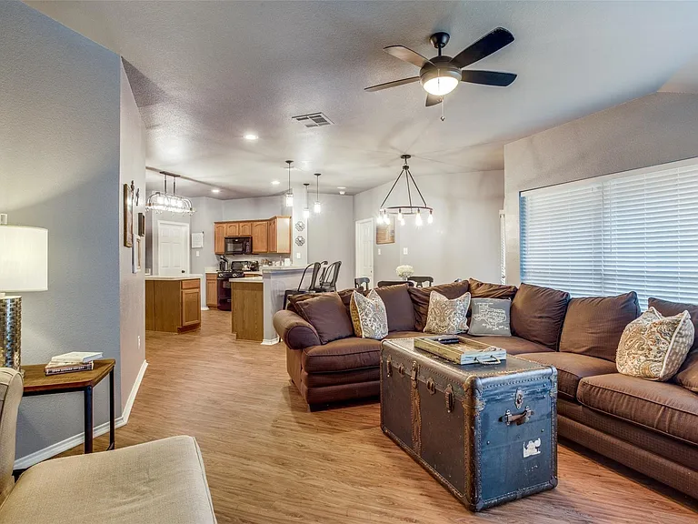 9800 Old Field Dr — Photo 13