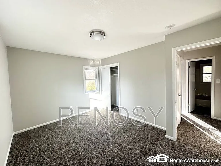 3315 SE 4th St — Photo 4