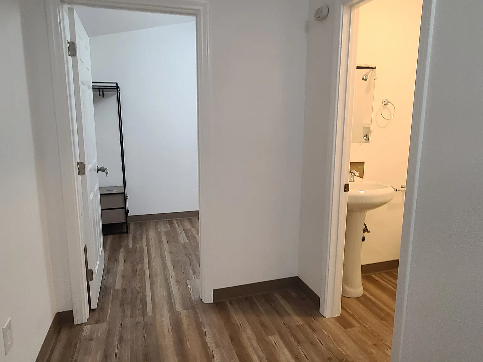 1 bed, 240 sqft, $1,100 — Photo 4