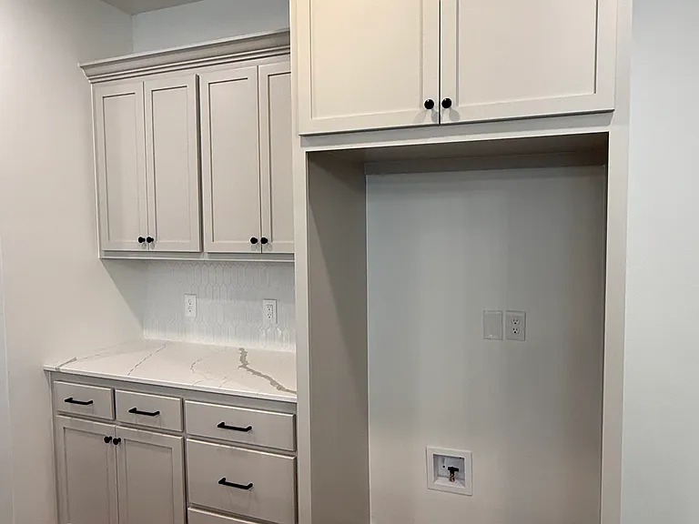 Kitchen (Refrigerator is not furnished)