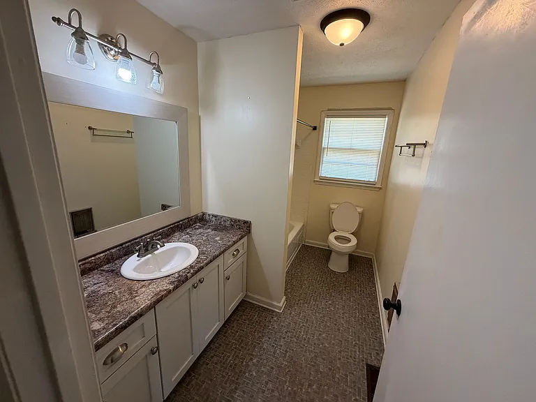 109 Anita St — Photo 5