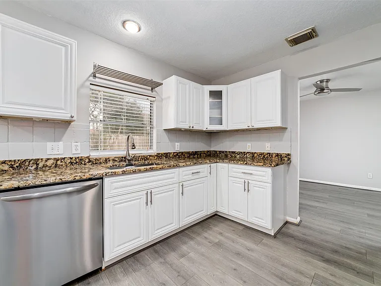 10810 Meadow Walk Ln — Photo 9