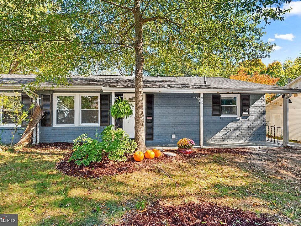 1st image of 647 Cadbury Dr