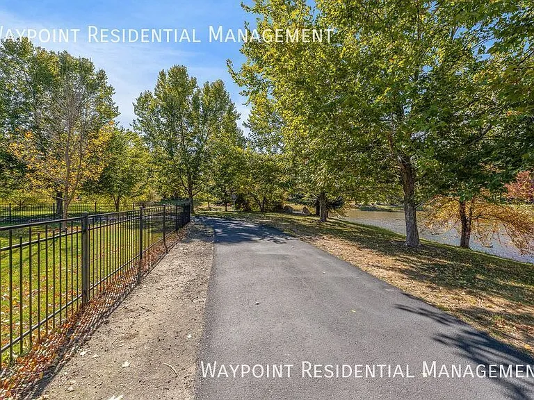 1415 E Lone Creek Dr — Photo 51
