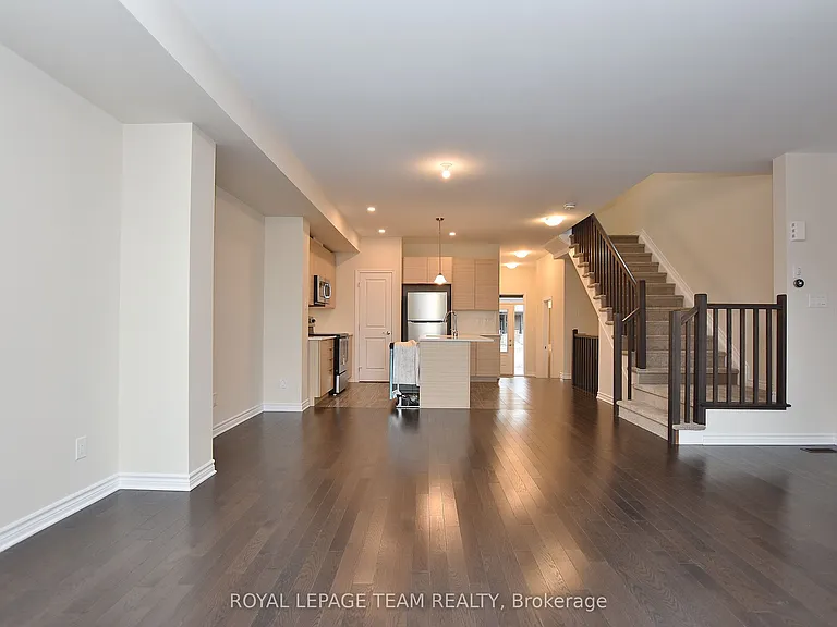 30 Rookie Cres — Photo 7