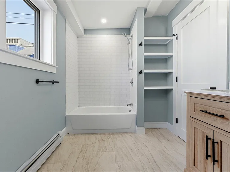 20 Beacon St #2 — Photo 17
