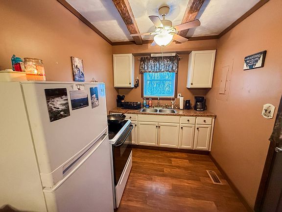 2nd image of 7466 Point Mountain Rd