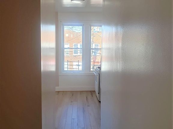 5th image of 902 E 95th St Floor 2