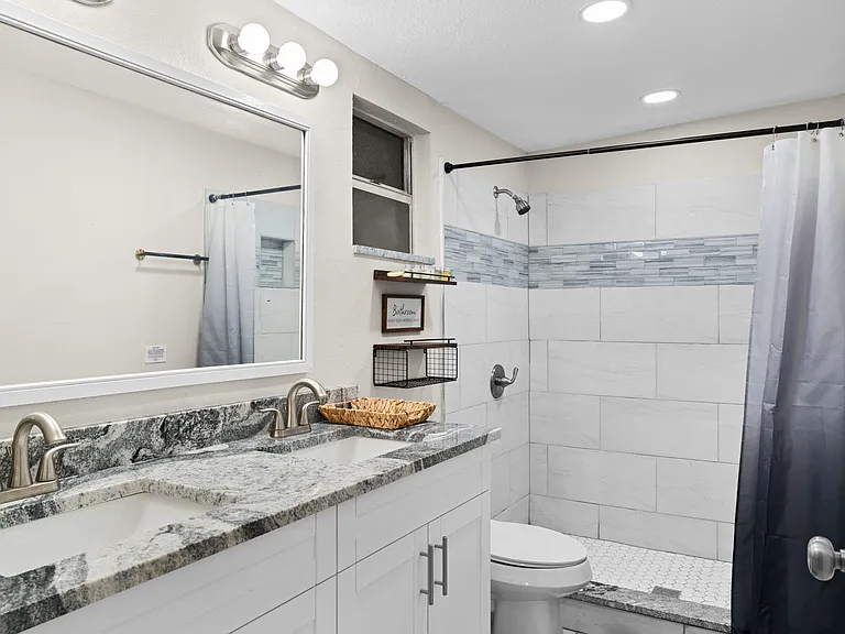 3611 E Chelsea St #A — Photo 19