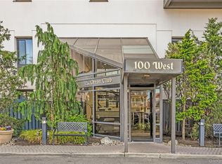 100 W Broadway APT 1F, Long Beach, NY 11561