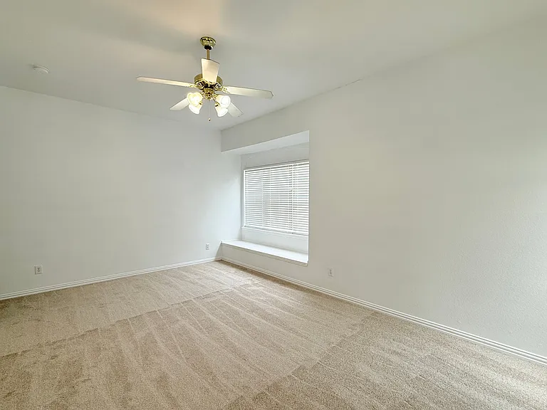 1313 Baythorne Dr — Photo 12