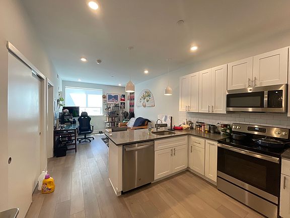 3rd image of 1817 N 2nd St Unit 205