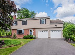 32 Stocking Brook Rd, Berlin, CT 06037