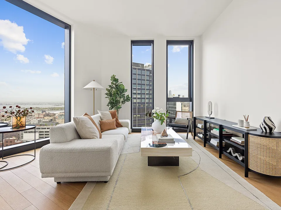 55 Fleet St #11F