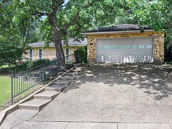 608 Willow Ridge Rd, Fort Worth, TX 76103