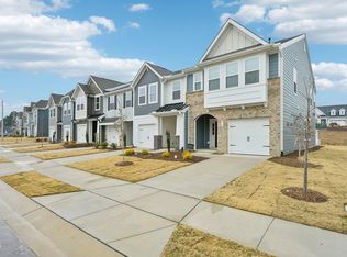 948 Kensley Grove Ln, Fuquay Varina, NC 27526