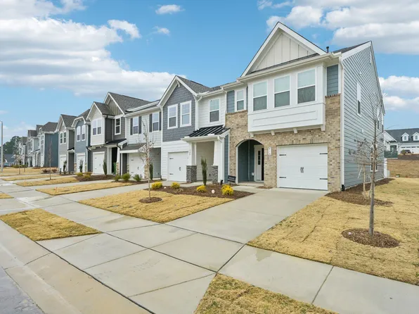 949 Kensley Grove Ln, Fuquay Varina, NC 27526