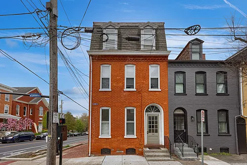 402 W Lemon St #1 Photo 1
