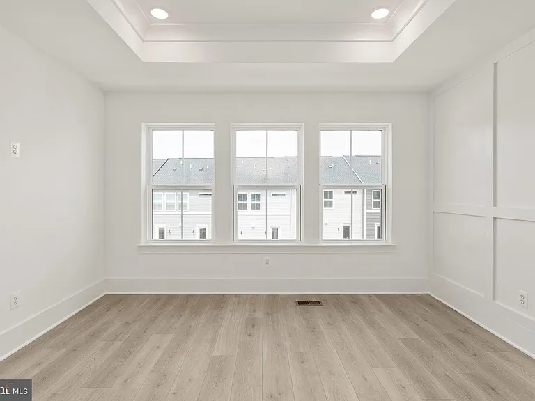 9207 Forkleaf Oak Dr — Photo 32