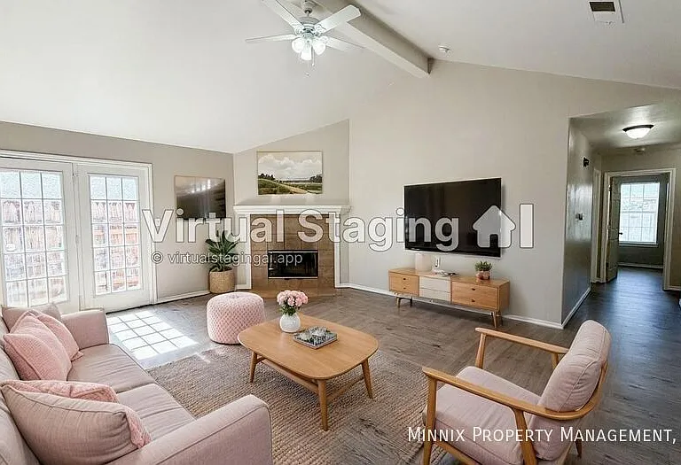 2220 99th St — Photo 1